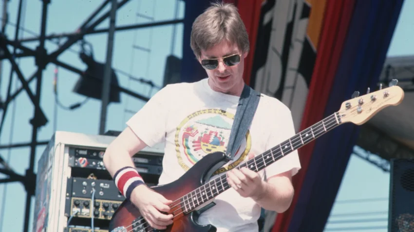 Grateful Dead bassist and founding member Phil Lesh has died at 84