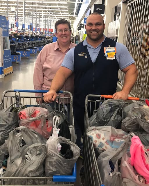 A Full Cart and a Full Heart: How One Walmart Manager Turned Compassion Into Action